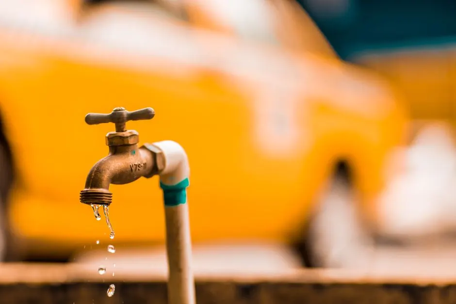 Comparing electronic and acoustic leak detection methods